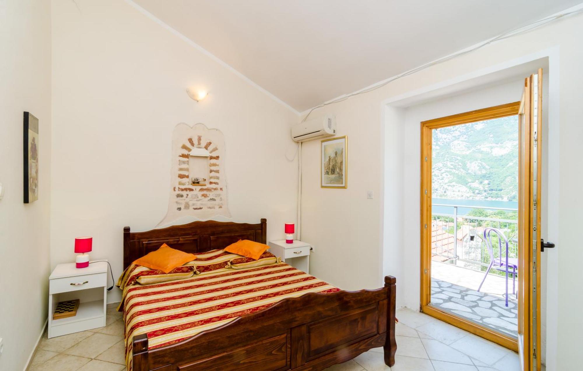 Apartments In Rustic House Risan Zewnętrze zdjęcie