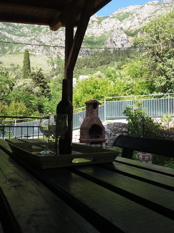 Apartments In Rustic House Risan Zewnętrze zdjęcie